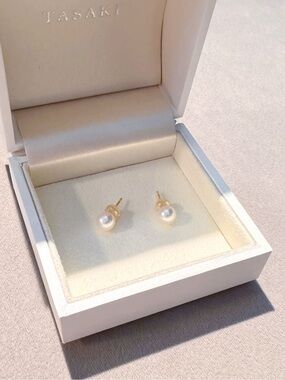Tasaki pearl stud earrings